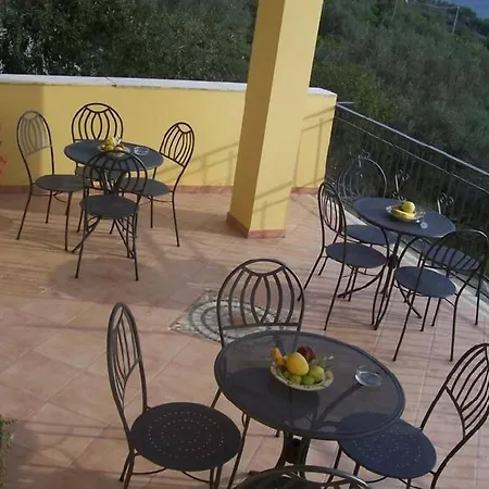 La Vecchia Taverna Acomodação com café da manhã  Prignano Cilento