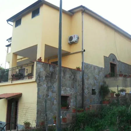 ベッド・アンド・ブレックファスト La Vecchia Taverna